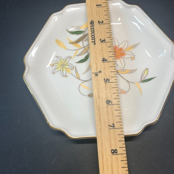 Otagiri White Yellow Iris Bouquet Gold Trim Platter - Picture 7 of 7